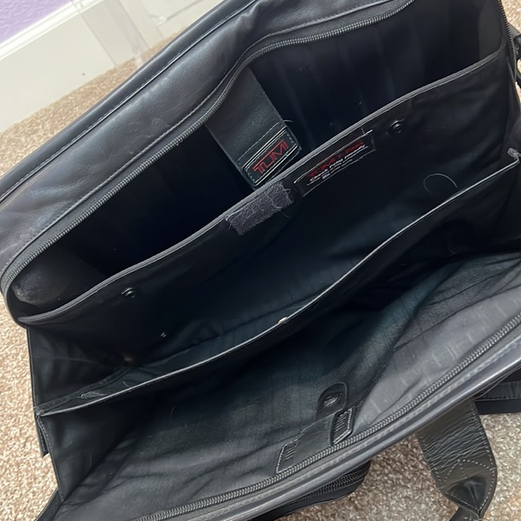 TUMI Alpha Leather Compact Laptop Briefcase Style 96114DH - Picture 9 of 15